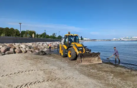 Pirita tee ääres koristustööd
